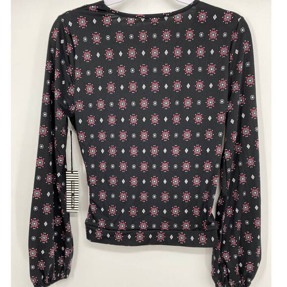 Haute Monde Womens Black Red Vneck Long Sleeve Blouse Top Shirt NEW Size Medium - Picture 2 of 10